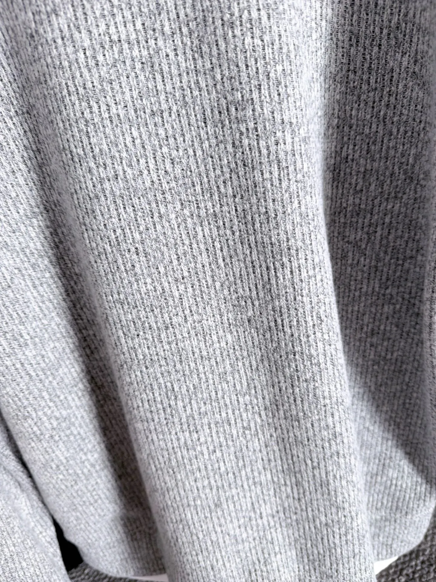 Paris Clover exclusively launches the 2026 autumn and winter New Arrival long-sleeved sweatshirts for men and women. Same Style. Many stars have the same style. Craftsmanship that ordinary small workshops cannot copy. No matter in terms of materials, detail restoration and craftsmanship, we are not afraid of any challenges, just to provide you with wonderful products. Compare the top Original versions at will. No expense is spared just to make it better. Unique imported fabric feel. Purely imported German machine production. Precision operation. Thousands of needles density. A complete set of New Arrival accessories with three standards can be customized simultaneously. Versatile upper body is fashionable, a perfect choice for autumn and winter, and a must-have item. Sizes table: M-3XL (please state your height and weight when placing an order)